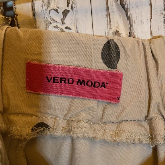 Vero Moda Polka Dot Skirt - Picture 2 of 3